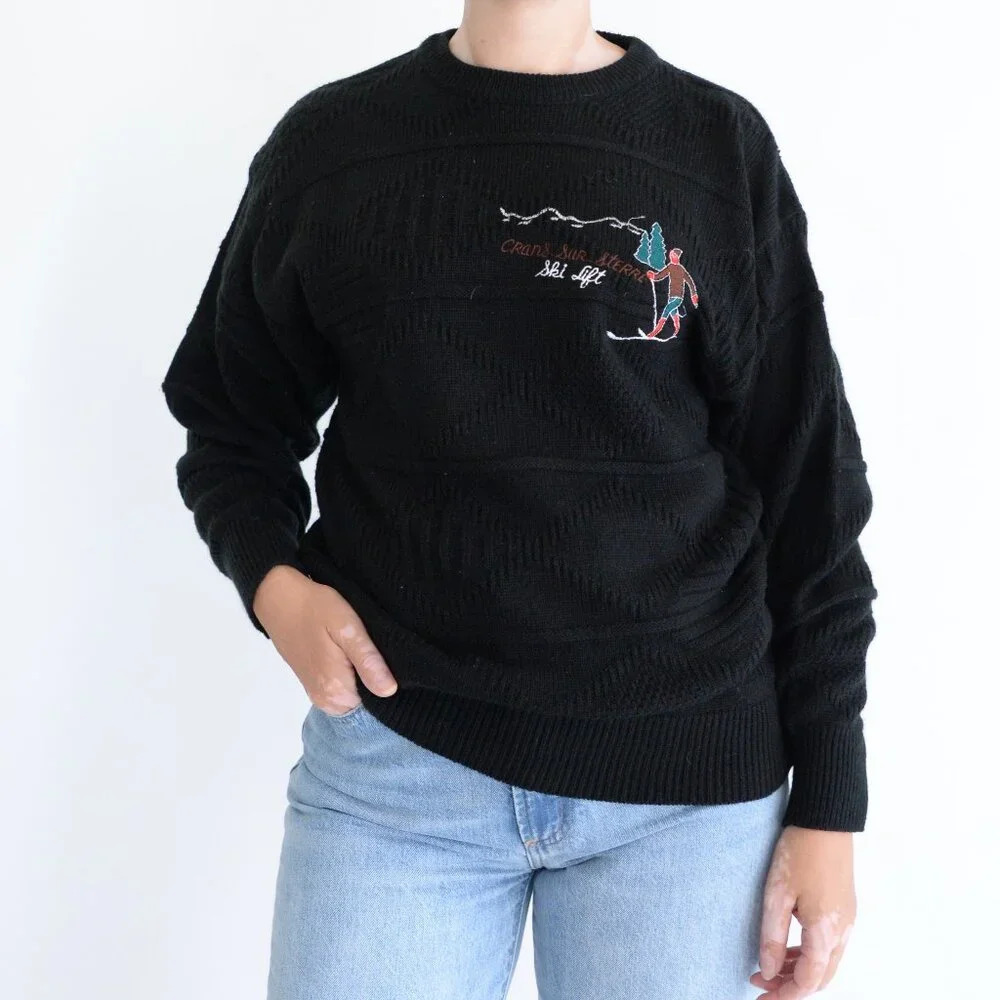 Vintage Gioni Designs Black  Fine Knit 3D Pattern Embroidered Skier Sweater M